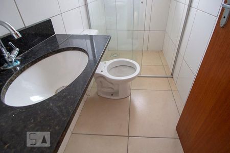 Banheiro de apartamento à venda com 2 quartos, 54m² em Aparecida, Belo Horizonte