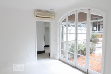 Sala de casa à venda com 4 quartos, 400m² em Gávea, Rio de Janeiro