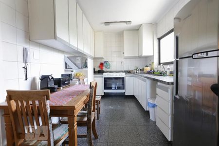 Cozinha de apartamento para alugar com 3 quartos, 166m² em Sumarezinho, São Paulo