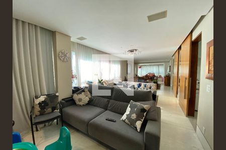 Apartamento à venda com 4 quartos, 246m² em Serra, Belo Horizonte