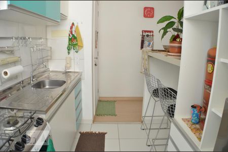 Cozinha e área de serviço de apartamento à venda com 2 quartos, 51m² em Planalto, Belo Horizonte