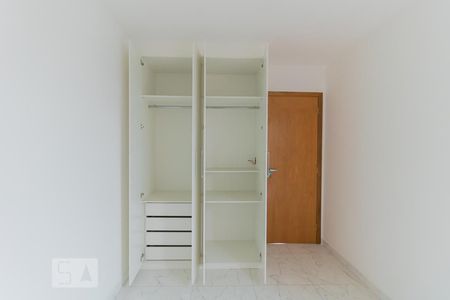 Quarto 2 - Armários de casa para alugar com 2 quartos, 38m² em Itaquera, São Paulo