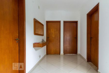 Hall de casa para alugar com 4 quartos, 240m² em Parque Boturussu, São Paulo