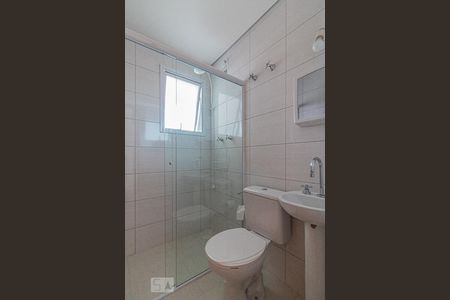 Banheiro de apartamento para alugar com 1 quarto, 46m² em Rudge Ramos, São Bernardo do Campo