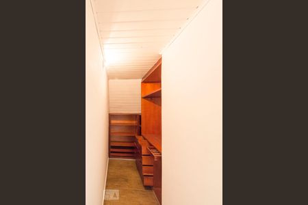 Closet de casa para alugar com 4 quartos, 300m² em Adalgisa, Osasco
