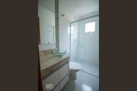 Banheiro de apartamento à venda com 3 quartos, 97m² em Vila Lucinda, Santo André