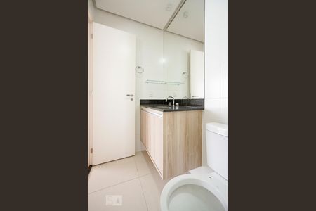 Banheiro de kitnet/studio para alugar com 1 quarto, 44m² em Vila Regente Feijó, São Paulo