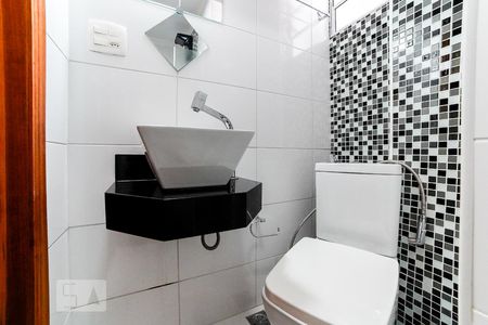 Banheiro de apartamento para alugar com 2 quartos, 50m² em Vila Mazzei, São Paulo