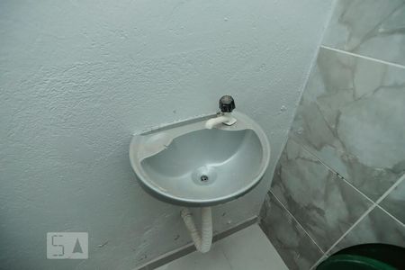 Banheiro de kitnet/studio para alugar com 1 quarto, 30m² em Piedade, Rio de Janeiro