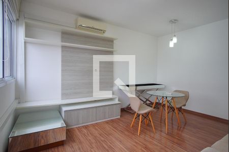 Sala de apartamento à venda com 3 quartos, 80m² em Passo da Areia, Porto Alegre