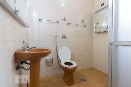 Banheiro de casa à venda com 3 quartos, 210m² em Vila São Pedro, São Paulo