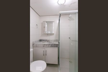 Banheiro de kitnet/studio para alugar com 1 quarto, 35m² em Centro Histórico, Porto Alegre