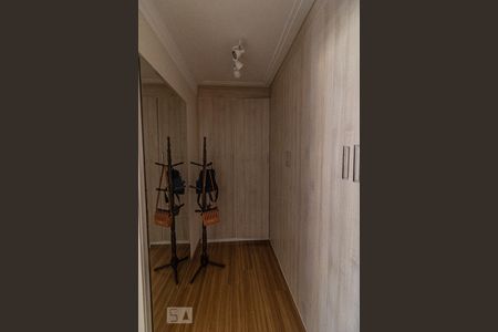 Apartamento à venda com 172m², 3 quartos e 3 vagas Apartamento à venda com 172m², 3 quartos e 3 vagasCloset