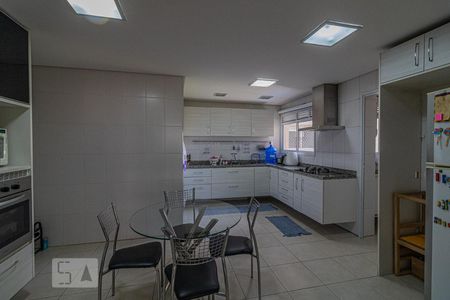 Apartamento à venda com 172m², 3 quartos e 3 vagas Apartamento à venda com 172m², 3 quartos e 3 vagasCozinha