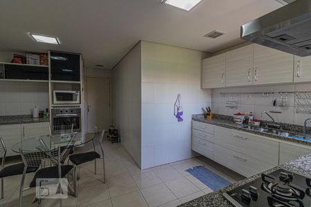 Apartamento à venda com 172m², 3 quartos e 3 vagas Apartamento à venda com 172m², 3 quartos e 3 vagasCozinha