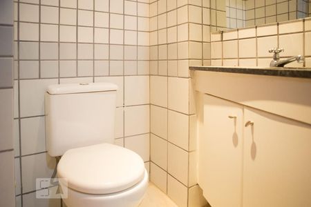 Lavabo de apartamento para alugar com 2 quartos, 75m² em Belvedere, Belo Horizonte