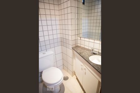 Lavabo de apartamento para alugar com 2 quartos, 75m² em Belvedere, Belo Horizonte