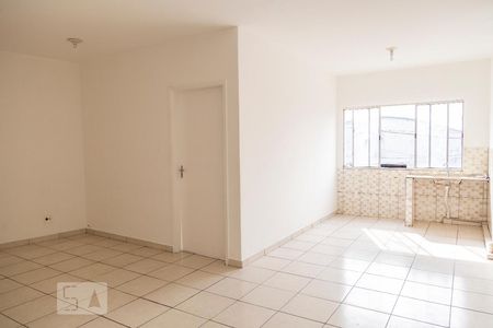 Sala-Cozinha de casa para alugar com 1 quarto, 40m² em Vila Londrina, São Paulo