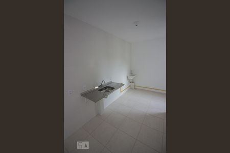 Cozinha de apartamento para alugar com 2 quartos, 45m² em Camorim, Rio de Janeiro