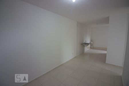 Sala de apartamento para alugar com 2 quartos, 45m² em Camorim, Rio de Janeiro
