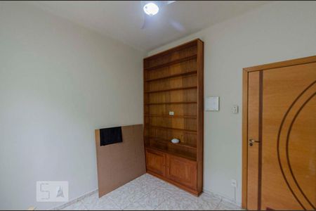 Quarto 2 de casa para alugar com 2 quartos, 90m² em Grajaú, Rio de Janeiro