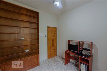 Quarto 2 de casa para alugar com 2 quartos, 90m² em Grajaú, Rio de Janeiro