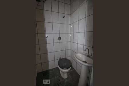 banheiro de kitnet/studio para alugar com 1 quarto, 25m² em Jardim Japão, São Paulo