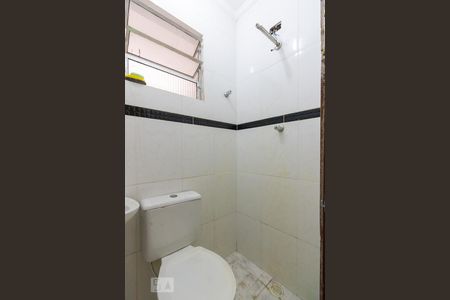 Banheiro de apartamento para alugar com 2 quartos, 50m² em Vila Brasilina, São Paulo