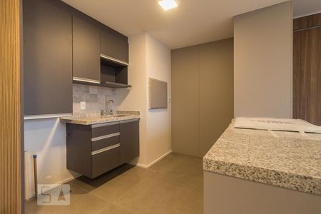 Sala e Cozinha de apartamento para alugar com 1 quarto, 38m² em São João, Porto Alegre