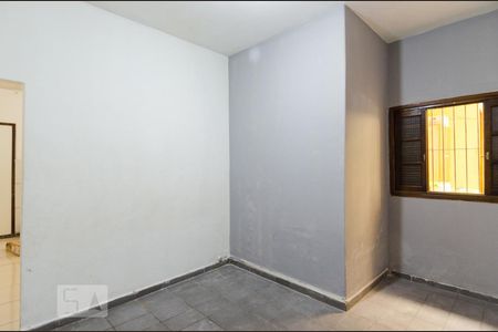 Quarto de casa para alugar com 1 quarto, 32m² em Taboão, Diadema