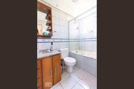 Banheiro de apartamento à venda com 2 quartos, 50m² em Protásio Alves, Porto Alegre