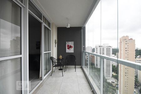 Varanda de kitnet/studio para alugar com 1 quarto, 35m² em Real Parque, São Paulo