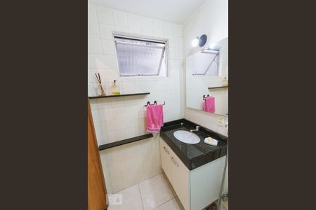 Banheiro de apartamento para alugar com 2 quartos, 55m² em Pechincha, Rio de Janeiro