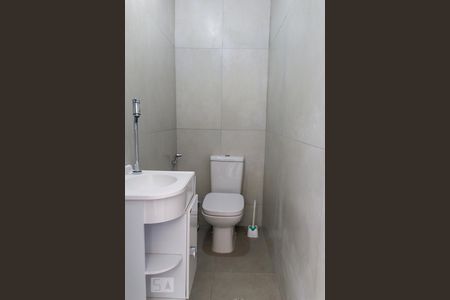 Banheiro de Serviço de casa para alugar com 2 quartos, 110m² em Vila Olímpia, São Paulo