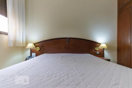 Quarto da suíte de apartamento para alugar com 1 quarto, 50m² em Cambuí, Campinas