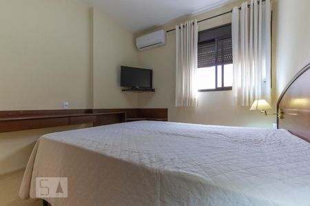 Quarto da suíte de apartamento para alugar com 1 quarto, 50m² em Cambuí, Campinas