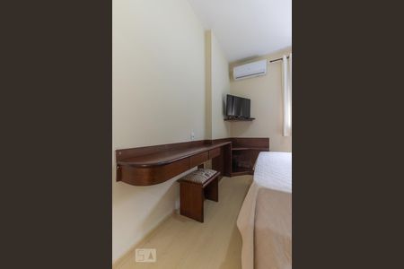 Quarto da suíte de apartamento para alugar com 1 quarto, 50m² em Cambuí, Campinas