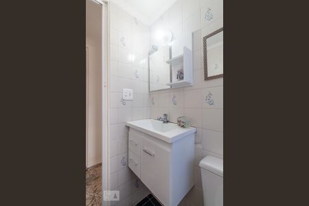 Banheiro de apartamento à venda com 2 quartos, 52m² em Vila Ivone, São Paulo