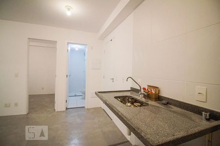 Cozinha de apartamento para alugar com 2 quartos, 35m² em Barra Funda, São Paulo