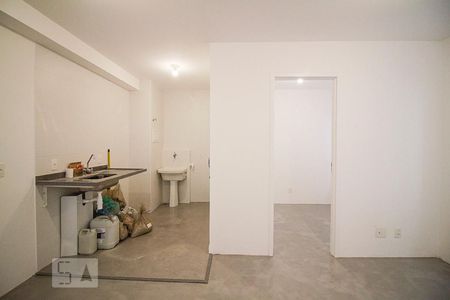 Sala / Cozinha de apartamento para alugar com 2 quartos, 35m² em Barra Funda, São Paulo