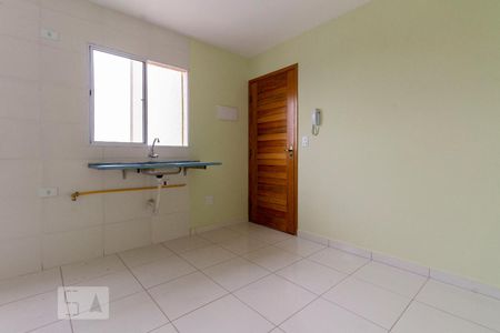Cozinha de casa de condomínio para alugar com 1 quarto, 45m² em Vila Granada, São Paulo