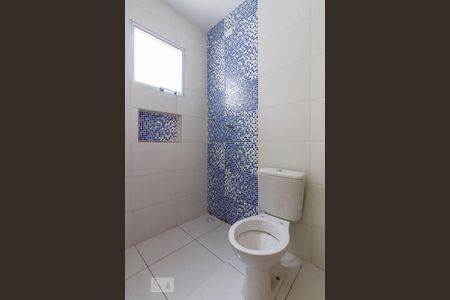 Banheiro  de casa de condomínio para alugar com 1 quarto, 45m² em Vila Granada, São Paulo