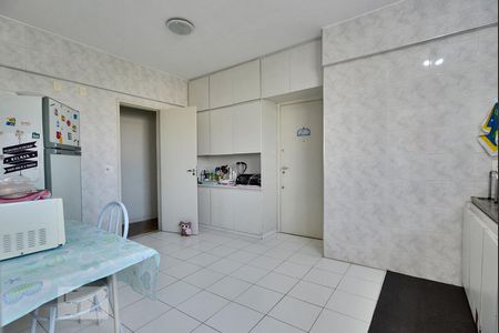 Cozinha de apartamento para alugar com 3 quartos, 125m² em Água Branca, São Paulo