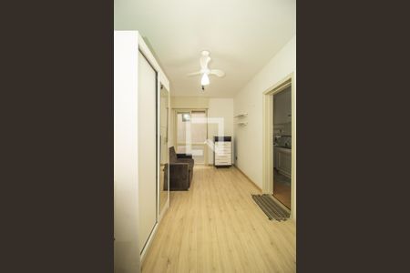 Sala/Quarto de kitnet/studio para alugar com 1 quarto, 38m² em Centro Histórico, Porto Alegre