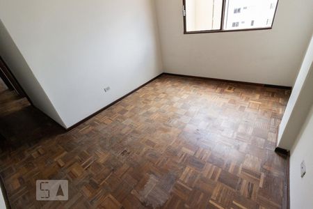 Quarto 2 de apartamento para alugar com 2 quartos, 50m² em Rebouças, Curitiba