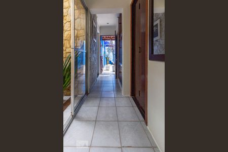 Corredor de casa à venda com 2 quartos, 167m² em Vila Caju, São Paulo