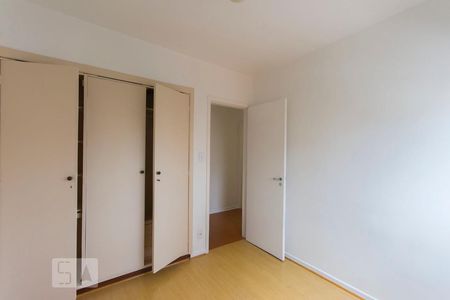 Quarto 02 de apartamento para alugar com 2 quartos, 60m² em Vila Uberabinha, São Paulo