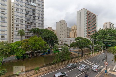 Vista da sala de apartamento para alugar com 1 quarto, 55m² em Vila Itapura, Campinas