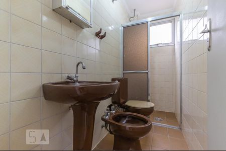 Banheiro de apartamento à venda com 1 quarto, 55m² em Vila Itapura, Campinas