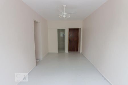 Sala de apartamento para alugar com 2 quartos, 75m² em Taquara, Rio de Janeiro